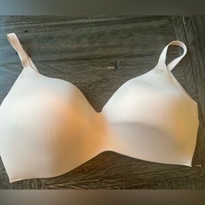 KNIX Wing Woman Wireless Bra Womens Size 8 40 DDD+
Beige Smooth Cup T-Shirt Bra